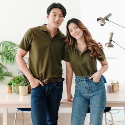 เสื้อโปโล รุ่นมีกระเป๋า สีเขียวทหารบก