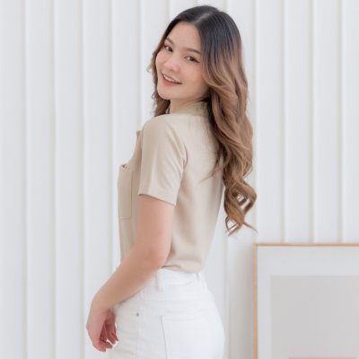เสื้อโปโล รุ่นมีกระเป๋า สีเบจ(ครีม)