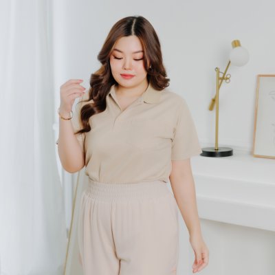เสื้อโปโล รุ่นมีกระเป๋า สีเบจ(ครีม)