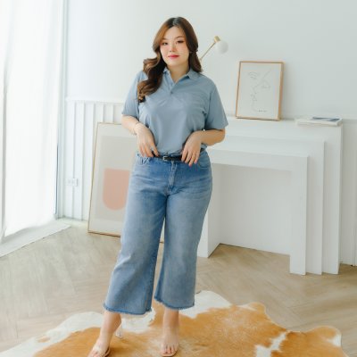 เสื้อโปโล รุ่นมีกระเป๋า สีฟ้าคราม