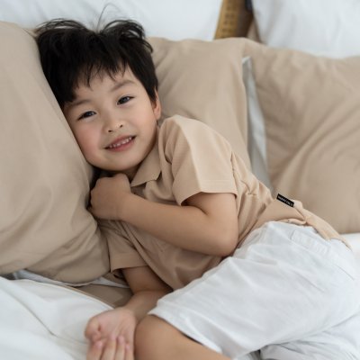 เสื้อโปโลเด็ก สไตล์มินิมอล สีเบจ(ครีม) เสื้อโปโลเด็ก สไตล์มินิมอล สีเบจ(ครีม)