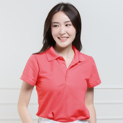 เสื้อโปโลหญิง "ทรงเว้าเอว" สีพั้นช์