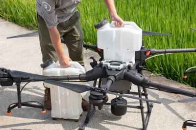 DJI Agras T16 Drone Spray Agriculture