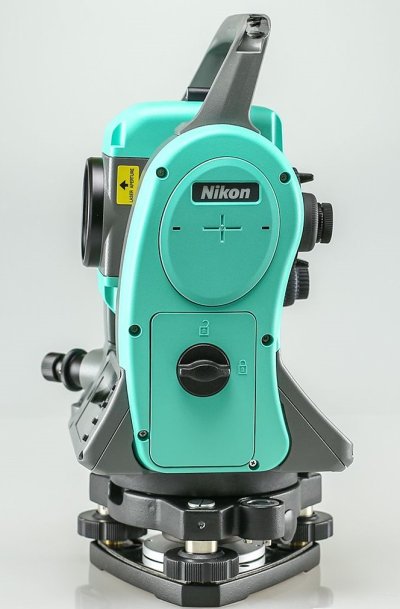 Total Station Nikon Nivo 5M Reflectorless