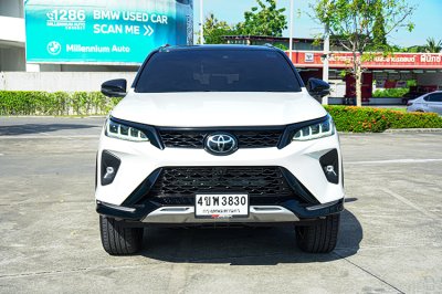 2023 TOYOTA FORTUNER 2.4 LEGENDER BLACK TOP 4WD