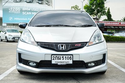 2013 Honda JAZZ 1.5 JP