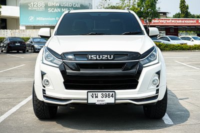 2019 Isuzu D-MAX 1.9 Cab-4  Hi-Lander Stealth Z-Prestige
