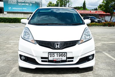 Honda JAZZ 1.5 (ปี 14-22) S Hatchback