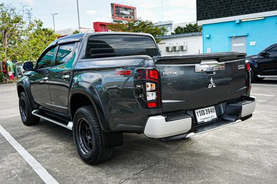 2020 Mitsubishi TRITON 2.4 Double Cab GLS Plus