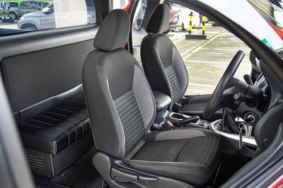 2022 Nissan Navara 2.5 SL King Cab