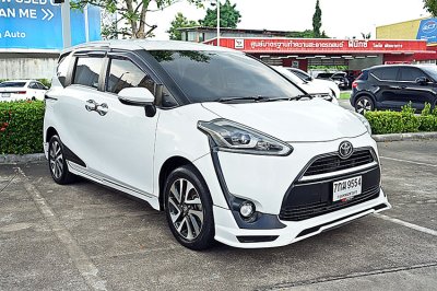 2018 TOYOTA SIENTA 1.5 V