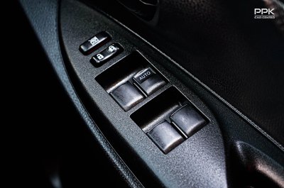 2016 Toyota YARIS 1.2 J Eco Hatchback