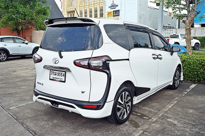 2018 TOYOTA SIENTA 1.5 V