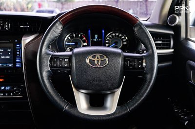 2016 Toyota FORTUNER 2.4 V SUV