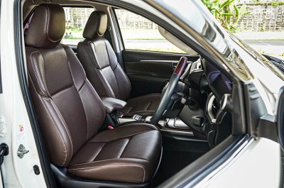 2016 Toyota FORTUNER 2.4 V SUV