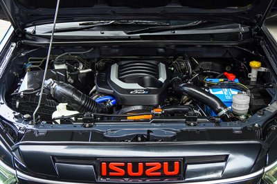 2019 Isuzu D-Max 1.9 Hi-Lander Stealth Z-Prestige Double Cab