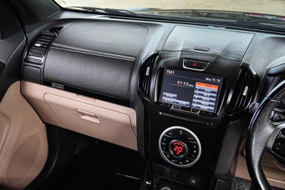 2019 Isuzu D-Max 1.9 Hi-Lander Stealth Z-Prestige Double Cab
