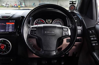 2019 Isuzu D-Max 1.9 Hi-Lander Stealth Z-Prestige Double Cab