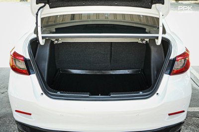 2018 Mazda 2 1.3  High Connect Sedan