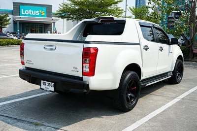 2019 Isuzu D-MAX 1.9 Cab-4  Hi-Lander Stealth Z-Prestige