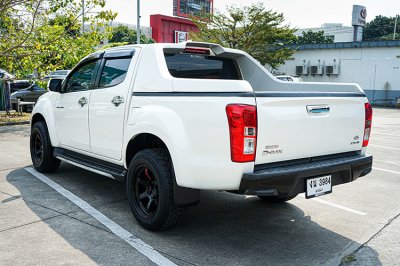 2019 Isuzu D-MAX 1.9 Cab-4  Hi-Lander Stealth Z-Prestige