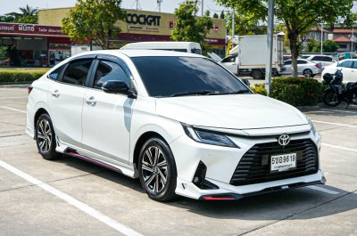 2024 Toyota Yaris Ativ 1.2 Premium Luxury Sedan