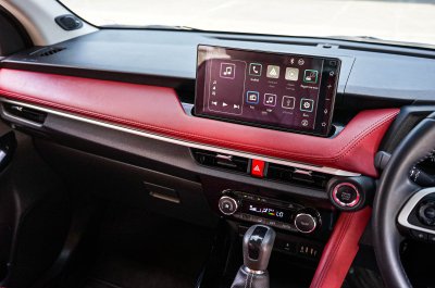 2024 Toyota Yaris Ativ 1.2 Premium Luxury Sedan