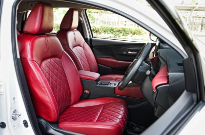 2024 Toyota Yaris Ativ 1.2 Premium Luxury Sedan