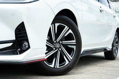 2023 Toyota Yaris Ativ 1.2  Premium Sedan