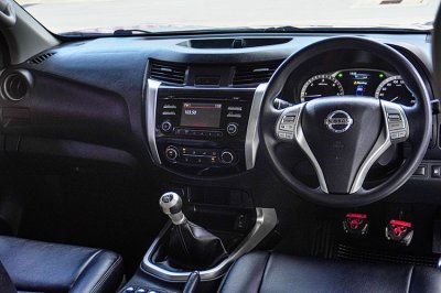 2015 NISSAN NAVARA NP300 2.5 E DOUBLE CAB CALIBRE