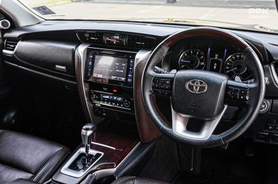 2018 Toyota FORTUNER 2.4  V SUV