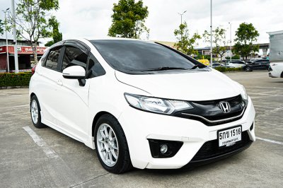 2016 Honda JAZZ 1.5 SV Hatchback