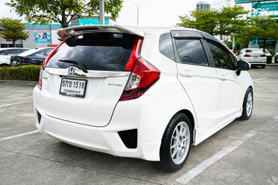 2016 Honda JAZZ 1.5 SV Hatchback