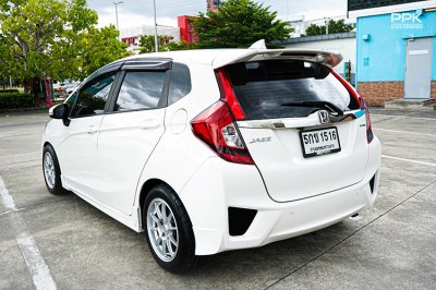 2016 Honda JAZZ 1.5 SV Hatchback
