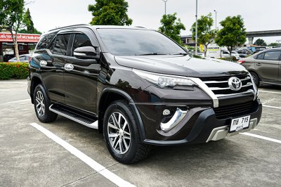 2017 Toyota Fortuner 2.4 V SUV