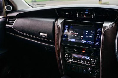 2017 Toyota Fortuner 2.4 V SUV