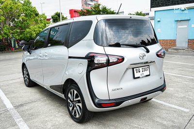 2022 Toyota SIENTA 1.5 V Wagon