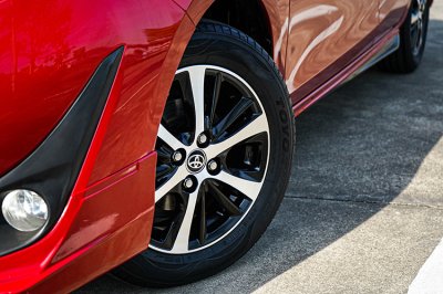 2019 Toyota YARIS 1.2 E