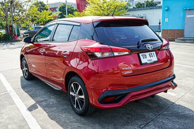 2019 Toyota YARIS 1.2 E