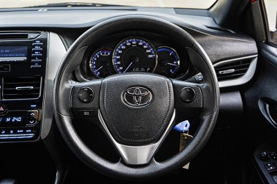2019 Toyota YARIS 1.2 E