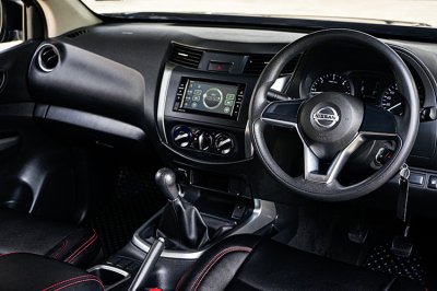 2022 Nissan Navara 2.5 SL King Cab