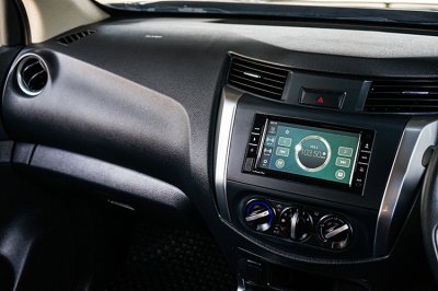 2022 Nissan Navara 2.5 SL King Cab