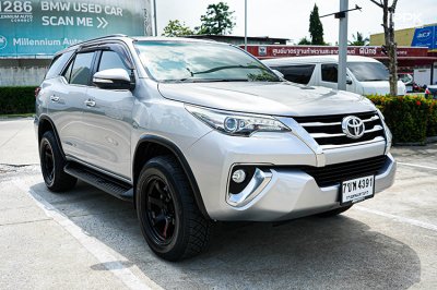 2015 Toyota FORTUNER 2.4  V SUV