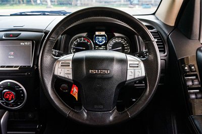 2020 Isuzu MU-X 3.0  The Onyx