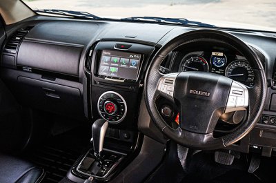 2020 Isuzu MU-X 3.0  The Onyx