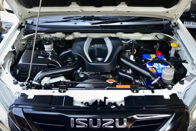 2020 Isuzu MU-X 3.0  The Onyx