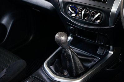 2022 Nissan Navara 2.5 SL King Cab