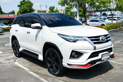2017 Toyota Fortuner 2.8  TRD Sportivo SUV