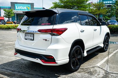 2017 Toyota Fortuner 2.8  TRD Sportivo SUV