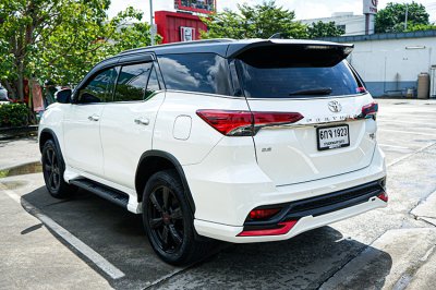 2017 Toyota Fortuner 2.8  TRD Sportivo SUV